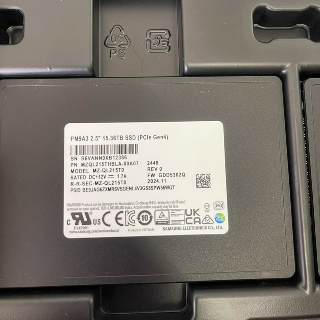 New Appearance Sams-un-g PM9A3 15.36TB U2 NVMe  SSD MZQL215THBLA-00A07
