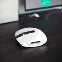 Souris de jeu sans fil double mode blanche ergonomique 2.4G Bluetooth haute résolution pour joueurs professionnels avec poignées latérales texturées OEM