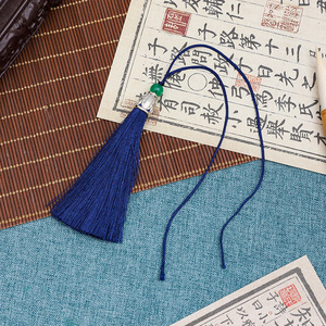 Porte-clés à pompon coloré, sangle de téléphone cylindrique couleur unie, marque-page style ancien, pendentif décoratif pour voiture - Product Image 3
