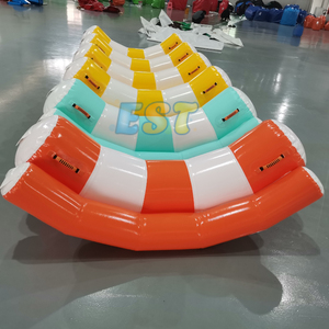 Bateau gonflable drôle de balançoire pour le <span class=keywords><strong>parc</strong></span> aquatique Jeux d'eau d'été Jouet de jeu d'eau flottant de <span class=keywords><strong>lac</strong></span> <span class=keywords><strong>et</strong></span> de mer - Product Image 5