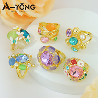 Bague de luxe rétro style cour royale plaquée or 14 carats avec cristaux naturels colorés pour femme