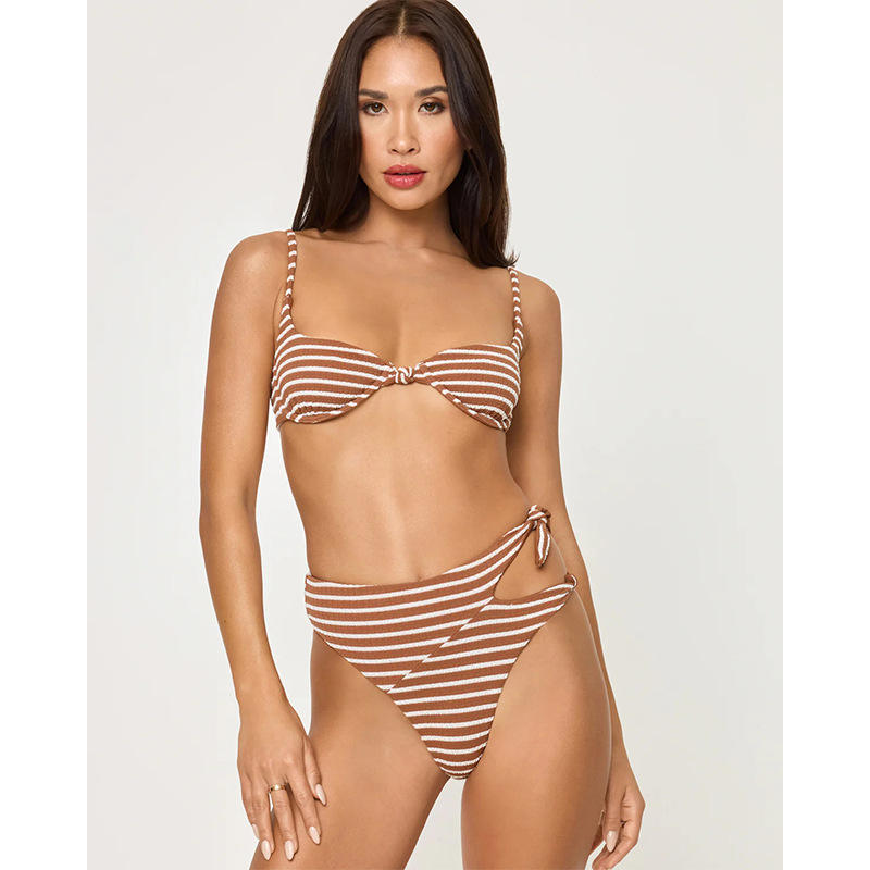 สีน้ำตาล