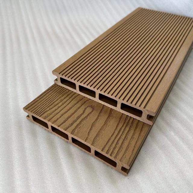 Weather Resistant and Easy Install WPC Solid Decking  Composite Decking  Wpc Anti-slip Decking