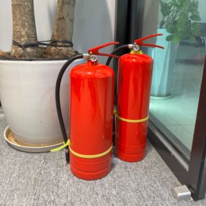 Extincteur à poudre chimique sèche 6 kg MFZ/ABC5 en promotion, structure en acier à bas prix pour la protection incendie des classes A, B et <span class=keywords><strong>C</strong></span> - Product Image 2