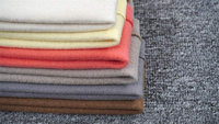 Shorts de survêtement essentiels en coton pour hommes, couleur avoine clair, avec lettres imprimées en flocage noir – Vente directe usine 2026