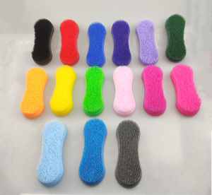 מברשת טיפוח קסומה אינטנשיונל של אינטרפיד, מברשת ניקוי ועיסוי לחיות מחמד וכלבים, מברשת רחצה - Product Image 6