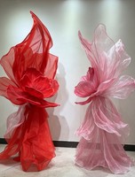 Fleur de pivoine géante en organza faite à la main et personnalisée avec support et ruban pour la décoration de mariage, d'événements et de fonds de scène à domicile