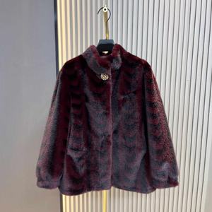 เสื้อโค้ทขนสัตว์สไตล์ตะวันตกสำหรับ<span class=keywords><strong>ผู้หญิง</strong></span>วัยกลางคนและผู้สูงอายุ  แบบใหม่ ความยาวปานกลาง ขนมิงค์เทียมผสม - Product Image 2