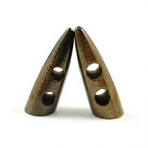 Botones Decorativos Triangulares Hechos a Mano con Cuerno de Búfalo, Forma Natural, Pulidos, Rústicos, Ecológicos, Vintage, Duraderos - Product Image 1