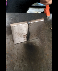 เครื่องเชื่อมเลเซอร์ไฟเบอร์แบบหุ่นยนต์ 200/300/500 วัตต์ สำหรับโลหะ เช่น สแตนเลส/เหล็กกล้าคาร์บอน/อลูมิเนียม - Product Image 5