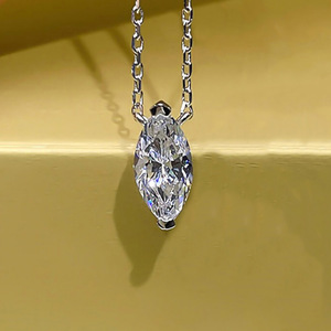 Collana con Pendente in Diamante Taglio Marquise in Oro Bianco, Montatura a Griffe, Placcato in Rodio, Gioiello Classico da Donna per Fidanzamento - Product Image 1