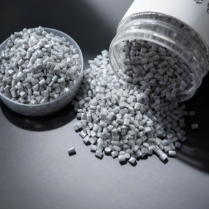 Granulés de polycarbonate de qualité moulage, ignifuges sans halogène V0, pour boîtiers de compteurs électriques - Product Image 1