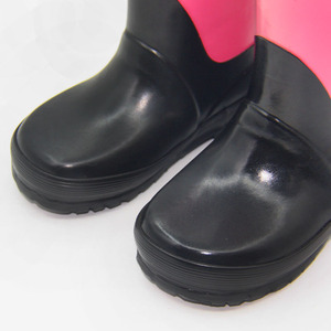 Bottes de pluie en caoutchouc imperméables de dessin animé recyclables jetables légères pour les enfants unisexe bébé âge été/hiver conception <span class=keywords><strong>pas</strong></span> <span class=keywords><strong>cher</strong></span> - Product Image 2