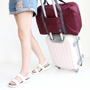 Sac de voyage pliable de grande capacité, imperméable, unisexe, sac de rangement à bandoulière, sac de rangement pour usage dans la garde-robe - Product Image 2