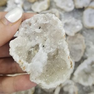 Wholesale Nature High Quality Crystals Healing <strong>Stones</strong> <strong>White</strong> Agate Geodes for Healing Gift Box - Product Image 6