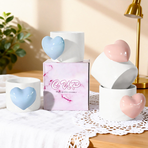 Mug en céramique vierge pour sublimation avec anse en forme de cœur - Design personnalisable (options d'anse rose/bleue) - Tasse DIY adorable - Product Image 5