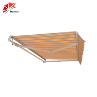 Auvent rétractable moderne en alliage d'aluminium avec voile en polyester enduit de PU, pare-soleil pliable pour usage commercial extérieur