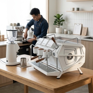 Máquina <span class=keywords><strong>de</strong></span> Espresso <span class=keywords><strong>de</strong></span> Triple Grupo <span class=keywords><strong>de</strong></span> Alta Capacidad con 4 Calderas (3L+12L), Sistema Dual, Control <span class=keywords><strong>de</strong></span> Flujo Estándar y Calidad <span class=keywords><strong>de</strong></span> Café Consistente - Product Image 1