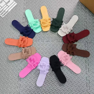 Sandalias planas de mujer con punta abierta, de goma suave, multicolor, fáciles de poner, informales, para verano, playa, exteriores, diarias. - Product Image 1