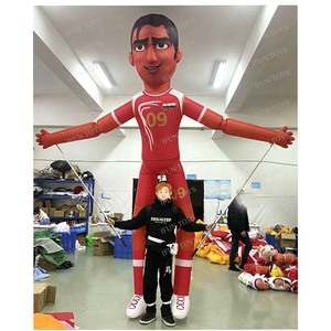 Mascotte <span class=keywords><strong>gonflable</strong></span> de football de qualité professionnelle avec tiges de contrôle pour défilés promotionnels, joueur de football <span class=keywords><strong>gonflable</strong></span> - Product Image 2