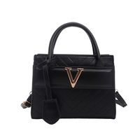 Sac à main de luxe matelassé avec logo en V pour femme, sac à bandoulière en cuir PU avec coutures chevron, pochette pour femme