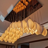 Zhongshan Custom Lights Suspension de plafond de style floral de l'usine Lampe suspendue pour hall intérieur Lampes suspendues décoratives Forme longue