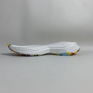 Semelle de chaussure de randonnée en caoutchouc EVA TPU Kezhi Custom Popcorn, haute résistance aux chocs, résistante à l'usure, pour la randonnée en montagne - Product Image 2