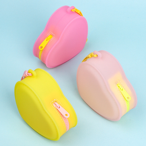 Wholesale Multi-Functional <b>Waterproof</b> <b>Silicone</b> Women Wallet Luxury Ladies Purse Heart Shape Clear Coin Purse with Wristband - Product Image 4