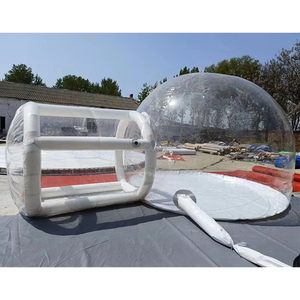 Structure gonflable commerciale combinée pour événements, avec fenêtres zippées et rabats renforcés, idéale pour les événements en centre commercial et les zones de centres commerciaux. - Product Image 1