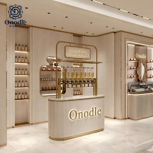 Étagères d'Affichage <span class=keywords><strong>de</strong></span> Parfums Sur Mesure Meubles Vitrine LED | Conception et Décoration d'Intérieur <span class=keywords><strong>de</strong></span> Magasin <span class=keywords><strong>de</strong></span> Parfums Clé en Main Support <span class=keywords><strong>de</strong></span> Présentation <span class=keywords><strong>de</strong></span> Parfums - Product Image 3