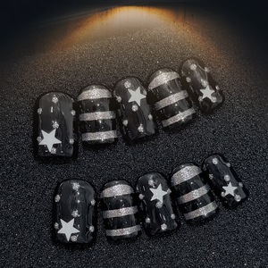 Uñas postizas reutilizables rojas francesas 3D talladas a mano con diseño de almendra, con perlas <span class=keywords><strong>y</strong></span> detalles dorados, para mayoristas de productos de belleza. - Product Image 5