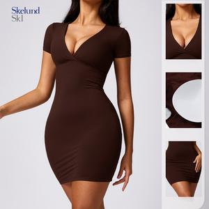 Vente <span class=keywords><strong>en</strong></span> gros personnalisée Robe courte sexy pour femmes avec col <span class=keywords><strong>en</strong></span> <span class=keywords><strong>V</strong></span> Body-con Bonnets amovibles Elégante mini robe de club de soirée côtelée à manches courtes - Product Image 2