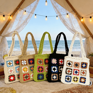 <span class=keywords><strong>Borsa</strong></span> Tote Boho Chic all'Uncinetto - Design Floreale Multicolore Fatto a Mano con Motivo Granny Square, <span class=keywords><strong>Borsa</strong></span> a Spalla Artistica per Boutique e Spiaggia - Product Image 1