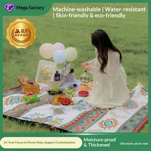 Tapis de plage extra-large en polaire pliable, imperméable, pour camping et pique-nique, anti-humidité, auto-adhésif, épais, Yafang - Product Image 4