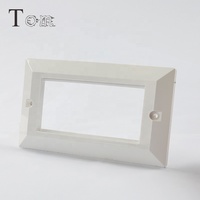 Placa frontal para cableado de red, TOM-FP-UK-05, 147x86mm, 4 puertos, tipo UK
