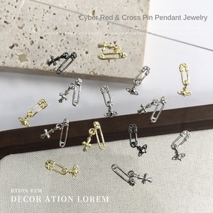 Dijes de Uñas de Aleación con Cruz Gótica y Orbe, Tachuelas Metálicas 3D de Lujo Punk para Uñas Postizas, Accesorios para Decoración de Uñas DIY - Product Image 5