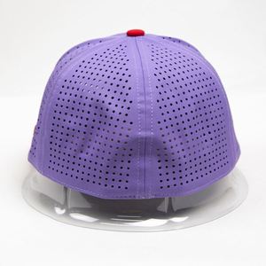 Gorra Snapback Personalizada con Bordado Múltiple y Perforaciones Láser, Visera Plana, Tejido Elástico en 4 Direcciones, Diseño de Dos Colores para Equipos de Béisbol - Product Image 4