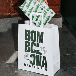 Tái chế Takeaway cá nhân phẳng xử lý túi giấy túi giấy quần áo Túi giấy Kraft Túi mua sắm với logo tùy chỉnh in - Product Image 2