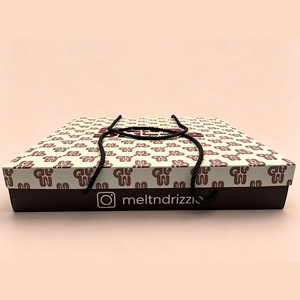Boîte cadeau en <span class=keywords><strong>chocolat</strong></span> avec monogramme découpé |   Beige & Marron Luxe pour offrir en cadeau et pour usage personnel - Product Image 2