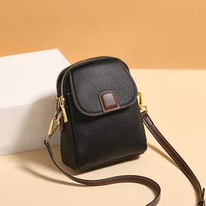 Bolso Bandolera de Cuero Genuino para Mujer A-122, Nuevo Bolso de Mano de Cuero Genuino a la Moda para Mujer - Product Image 1