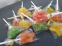 Automatische Aardbei Fruit Lolly Watermeloen Speciale Lolly Productielijn Snoep Verpakkingsmachine