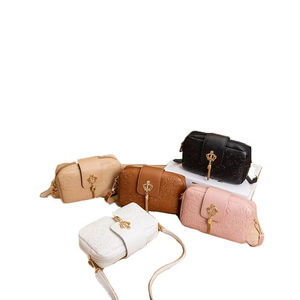 <span class=keywords><strong>Sac</strong></span> de messager pour <span class=keywords><strong>femme</strong></span> avec cadran de montre carré <span class=keywords><strong>Sac</strong></span> à <span class=keywords><strong>dos</strong></span> élégant pour la plage - Product Image 1