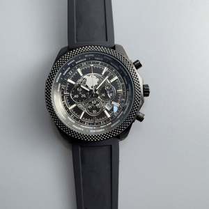 Grande montre à quartz avec diamants arc-en-ciel, cristal saphir, mécanique, cadran blanc 45 mm, 1280 montres - Product Image 2