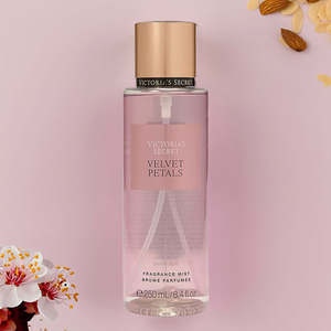 2026 VELVET PETALS <span class=keywords><strong>Victoria</strong></span>'s <span class=keywords><strong>Secret</strong></span> Summer Mist <span class=keywords><strong>Parfum</strong></span> VELVET PETALS Corps Prune Juteuse Fraise Écrasée 250mL 8.4Oz - Product Image 2