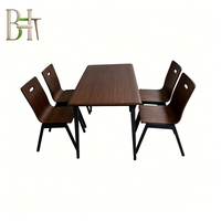 Schnelle Lieferung, Geringe Mindestbestellmenge, Modernes Minimalistisches 4-Personen Küchen-Esszimmer-Set für Schulen und Restaurants