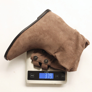 Bottes hautes pour femmes à bout carré, talons plats, en daim avec décorations boutons métalliques, coupe large - Product Image 6