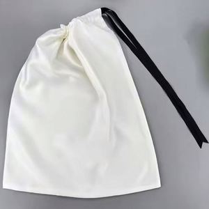 Bolsa de Compras Moderna de Satén con Cordón, con Logotipo Personalizado, Impresión Serigráfica con Patrón Geométrico, para Zapatos y Bolsos - Product Image 2