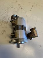7029120025 Pompe à engrenages hydraulique 1515800013 0510565072 AZPFF-12-014/008RCP2020KB-S0007