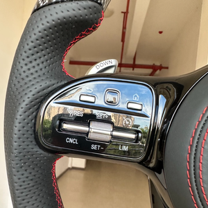 Volant en carbone Mercedes adapté pour la modification et la mise à niveau des classes C/E/S, ML320, CLS300, C200 - Product Image 3