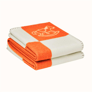 Manta de Caballo Jacquard Súper Suave Personalizada, Estilo Nórdico Acogedor, Ecológica, Antiestática, Acrílica, con Diseño de Dibujos Animados, para Comodidad en Todas las Estaciones - Product Image 2